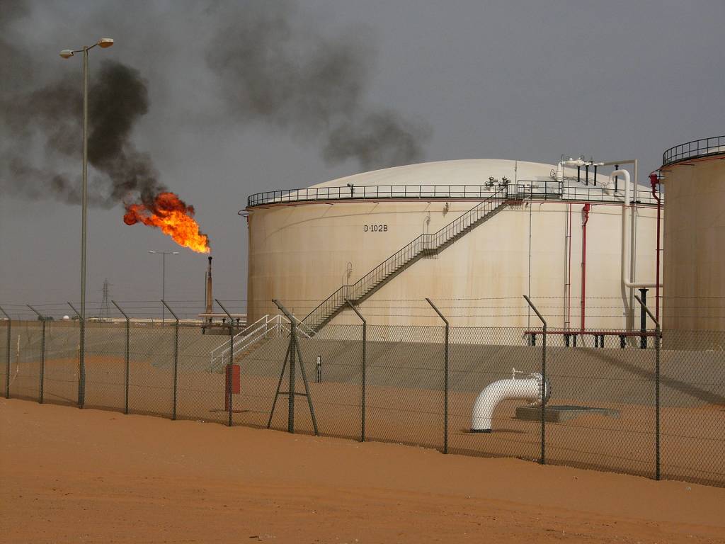 350.org – Investing in fossil fuels means burying your money – because last century’s fuel is staying in the ground