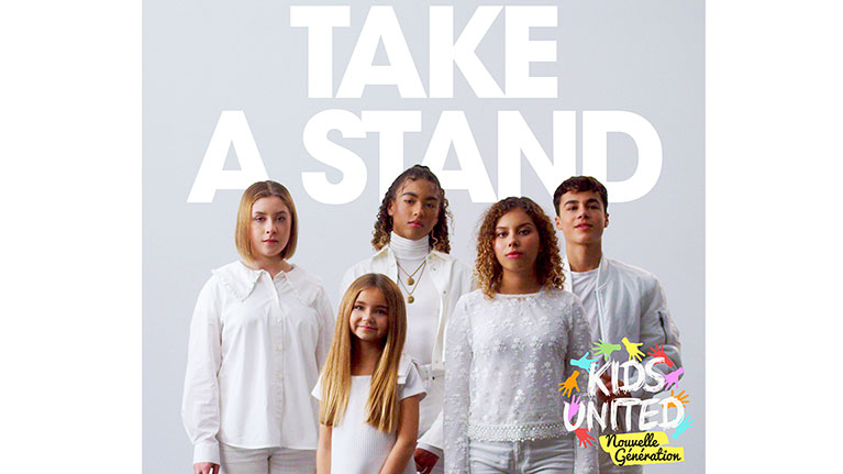 Les Kids United chantent contre le travail des enfants