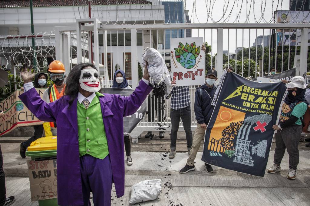 350.org – Amid disaster and pandemic, a brighter future is a human right
