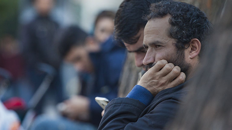 L’écart de rémunération entre migrants et nationaux se creuse dans de nombreux pays à revenu élevé