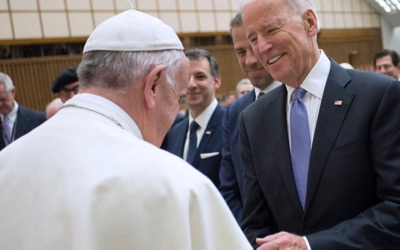 Rien ne va plus entre Joe Biden et l'Église catholique