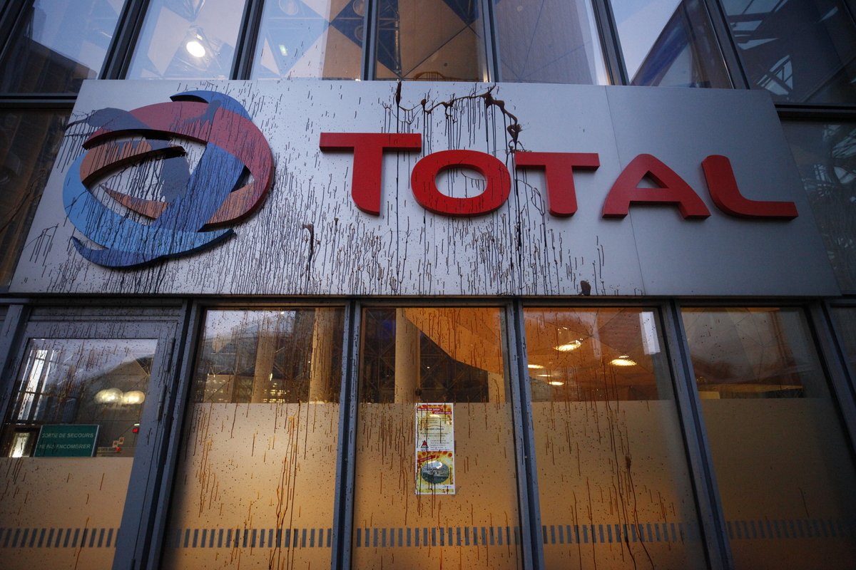 Total CEO cited for abusing top French university board position to push fossil fuel company’s agenda