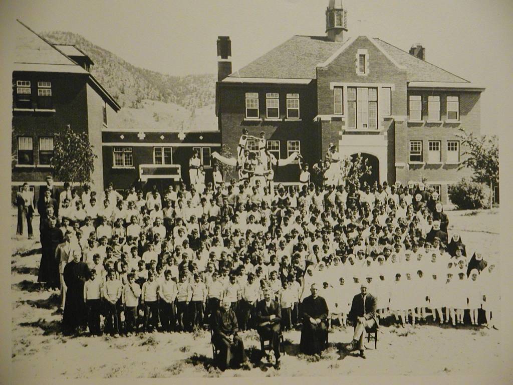 350.org – Honouring the 215 Indigenous children