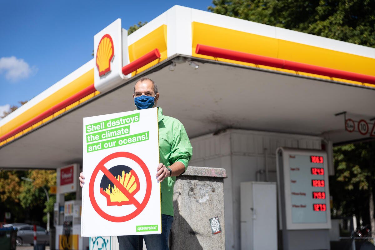 Historic verdict in climate case against Shell