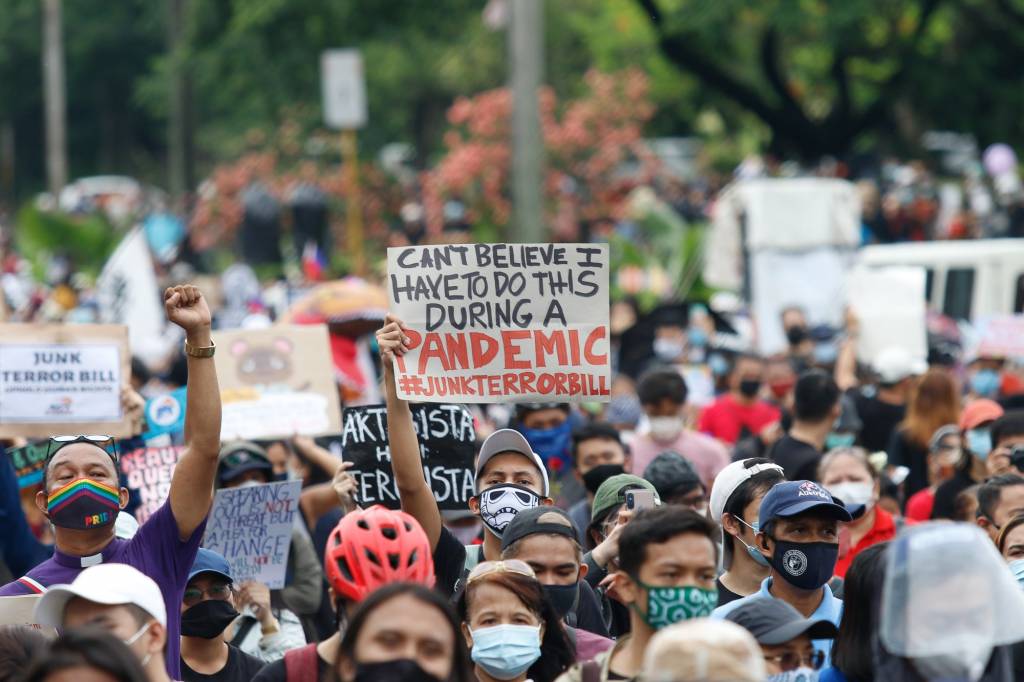 350.org – Democracy in Decline: Impacts for climate justice