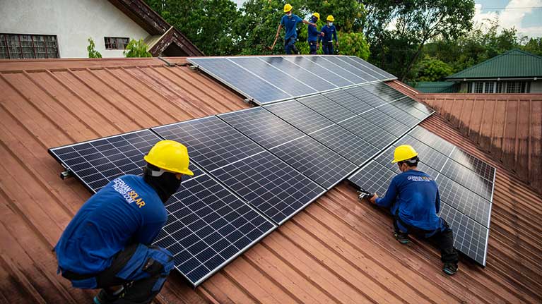 L'OIT et IRENA coopèrent pour une transition écologique juste et inclusive