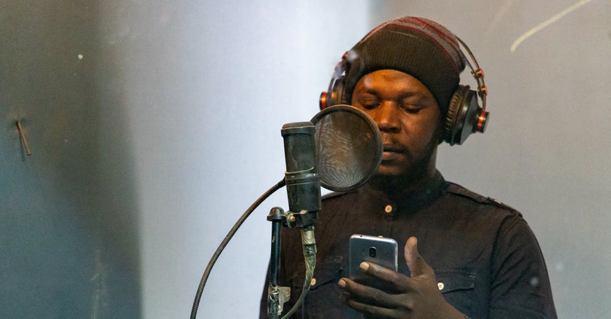 Rapper pour sensibiliser contre les dangers du COVID-19