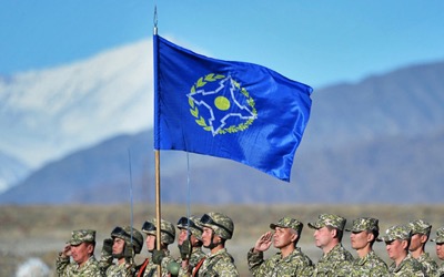 La force de paix de l'OTSC commence son retrait du Kazakhstan