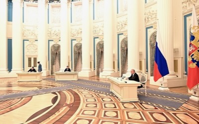 La Russie signe des Traités d'amitié avec les Républiques populaires de Donetsk et de Lougansk