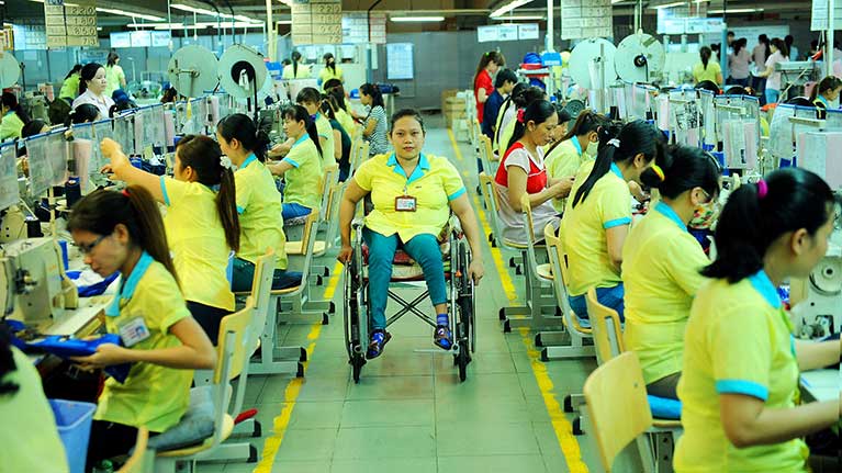 Un nouveau guide donne des indications aux entreprises sur l'emploi des personnes handicapées dans la région Asie-Pacifique