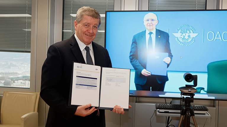 Un nouvel accord renforce le travail décent dans l'industrie aéronautique