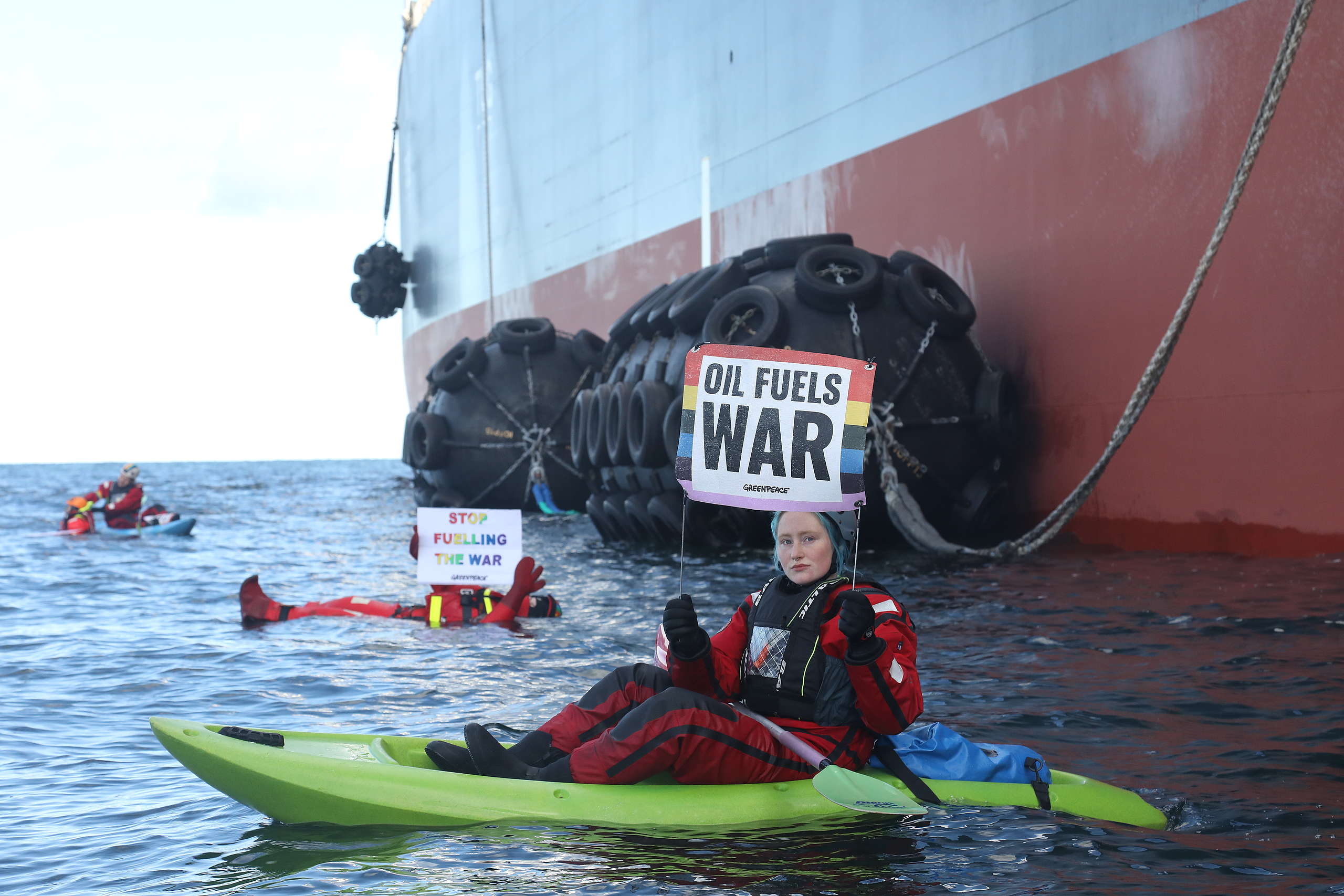 Activists block transfer of 100 000 tonnes of Russian oil at sea