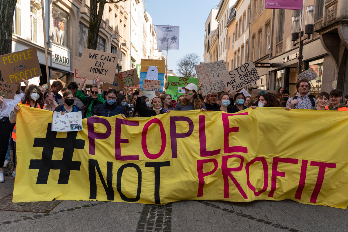 Stop procrastinating, solutions exist for a safer future, latest IPCC report urges