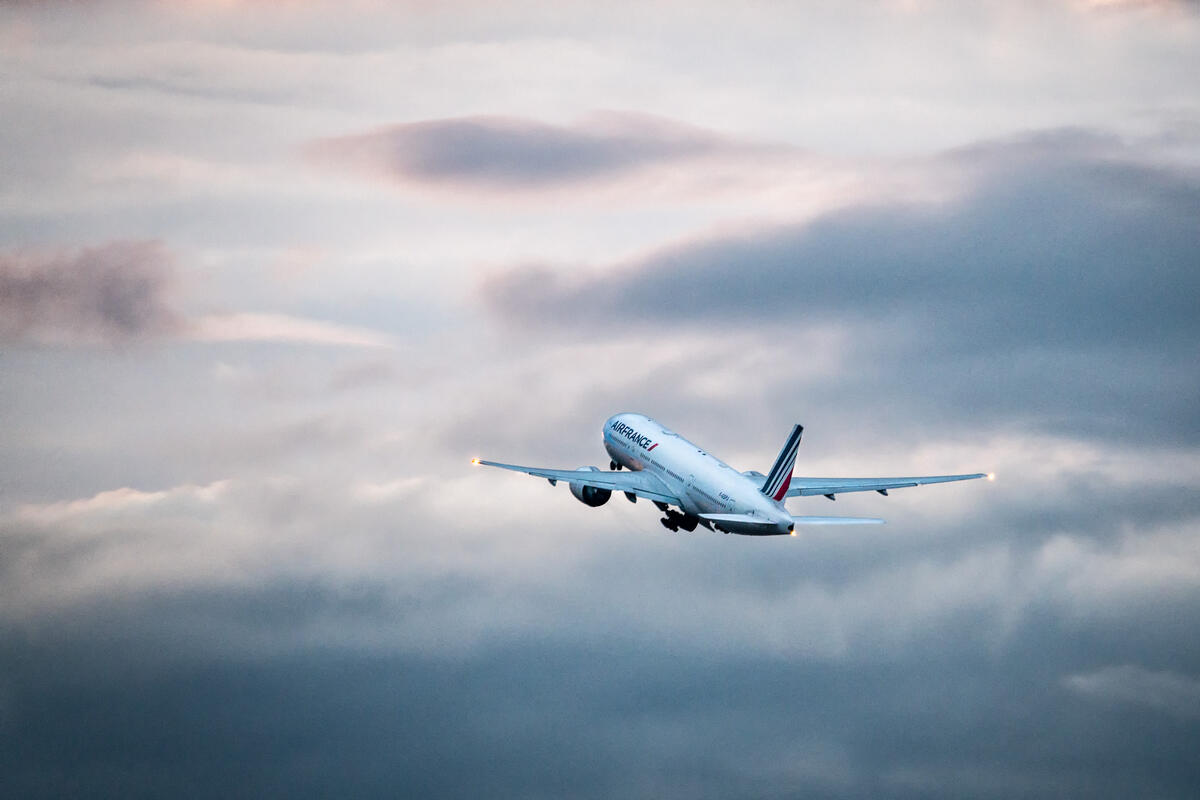 New Greenpeace report finds Europe’s biggest airlines failing over climate claims