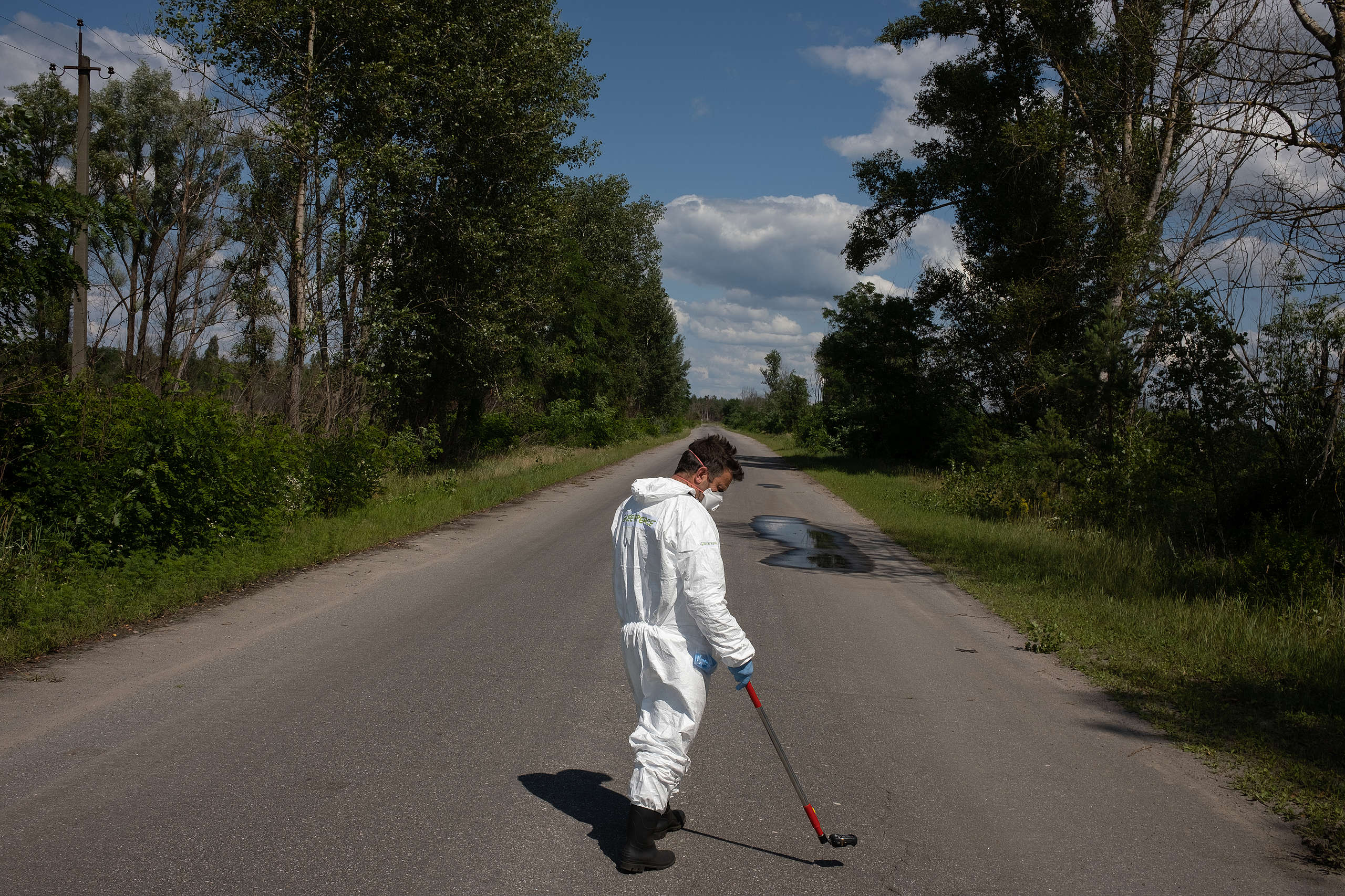 Greenpeace radiation investigation at Chornobyl to assess accuracy of IAEA data