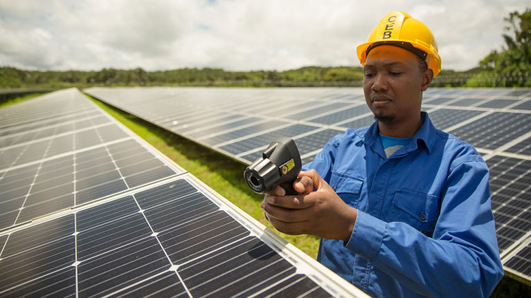 Le secteur des énergies renouvelables représente 12,7 millions d'emplois dans le monde
