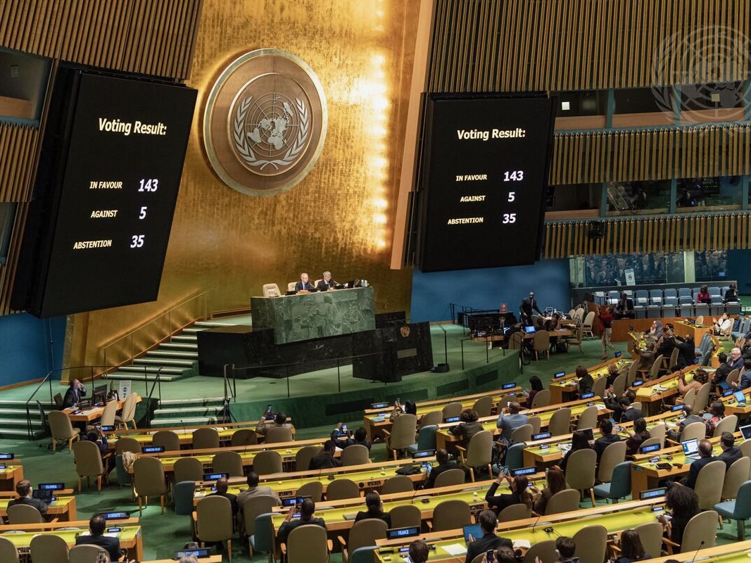 défense des principes consacrés par la Charte des Nations Unies
