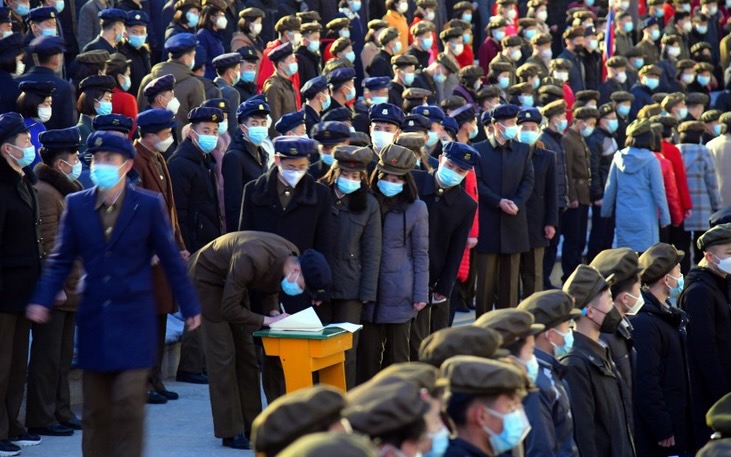Les Nord-Coréens rejoignent les armées