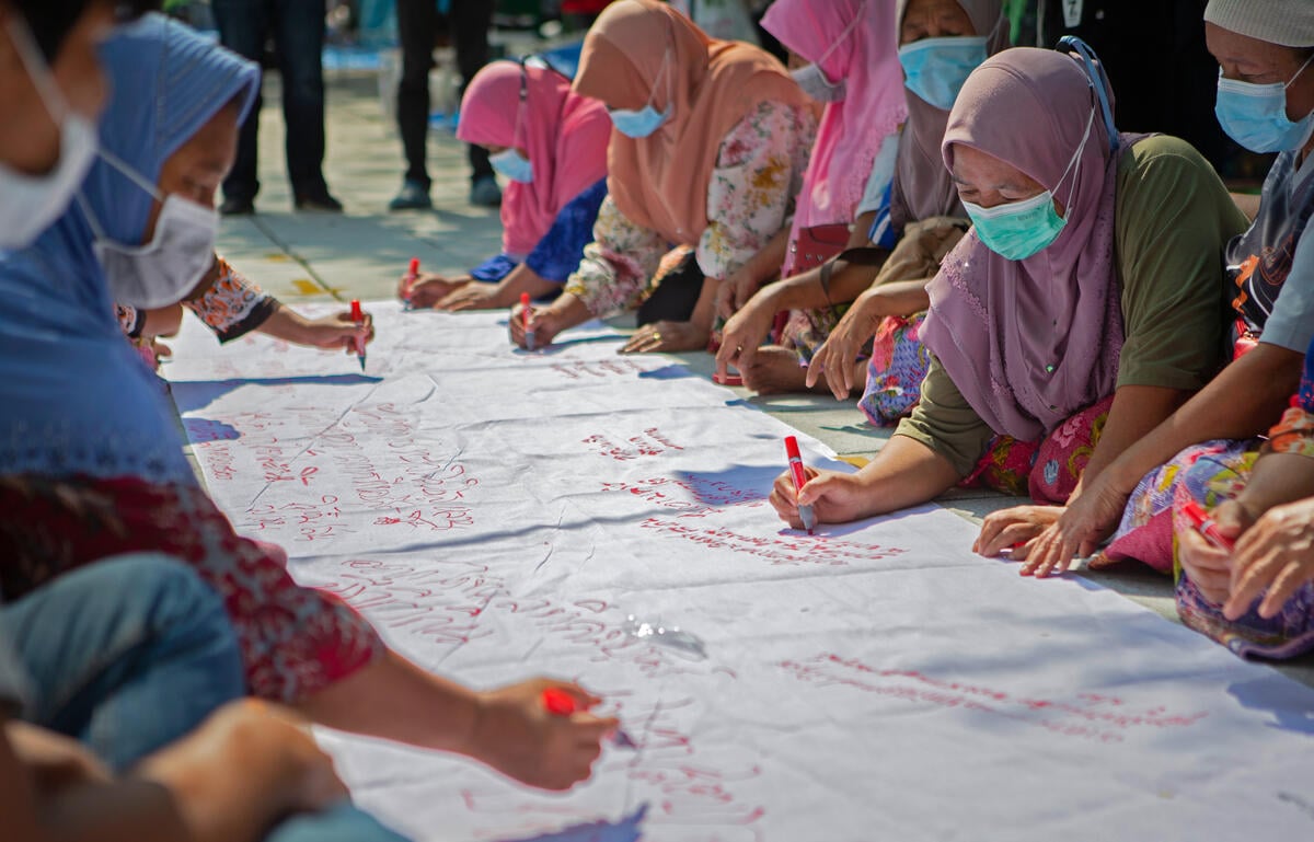 Greenpeace joins fishers demanding women’s rights and access to sea