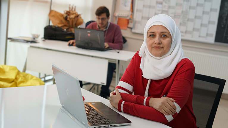 L'OIT aide les micro et petites entreprises dirigées par des femmes à développer leurs compétences numériques avec l'appui de Microsoft