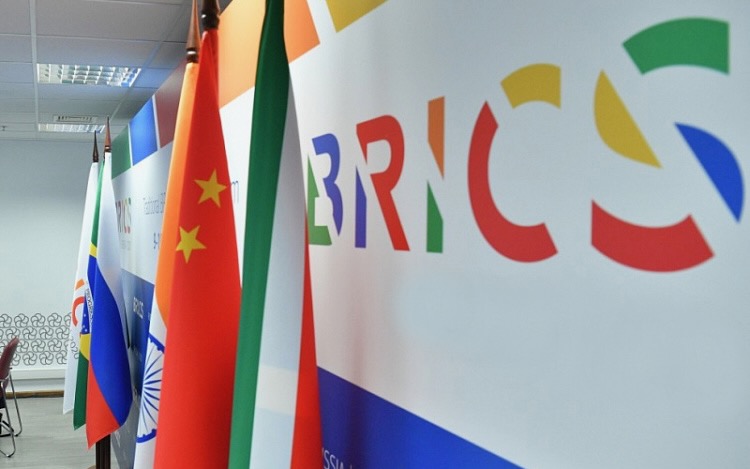 La France pourrait adhérer aux BRICS