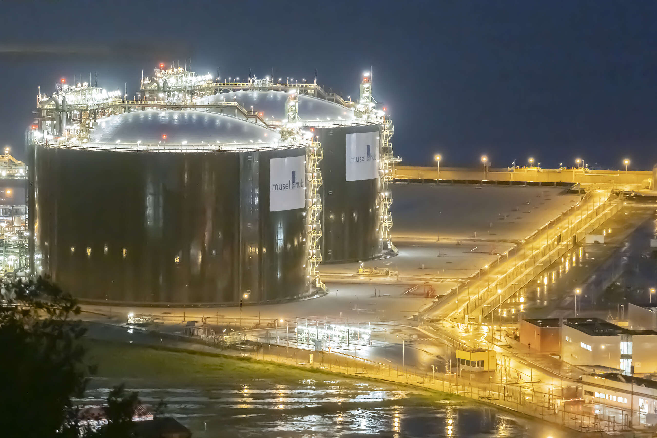 Gas industry sneaks in US fossil gas ignoring Dubai climate talks