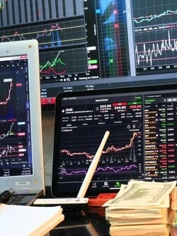 Fin de la mondialisation, « Première Guerre commerciale mondiale » et guerre civile boursière à Wall Street, par Alfredo Jalife-Rahme